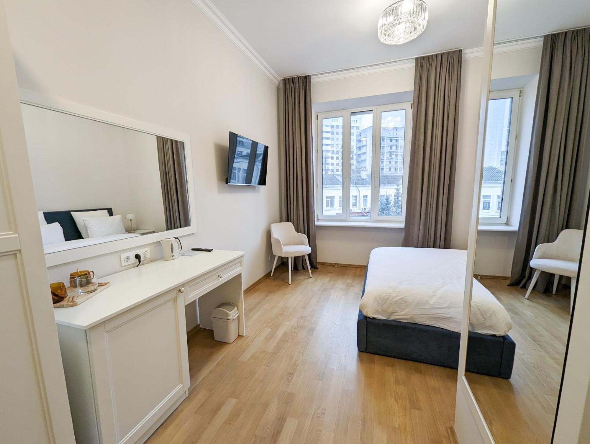 Kyiv Honchara Hotel Экстерьер фото